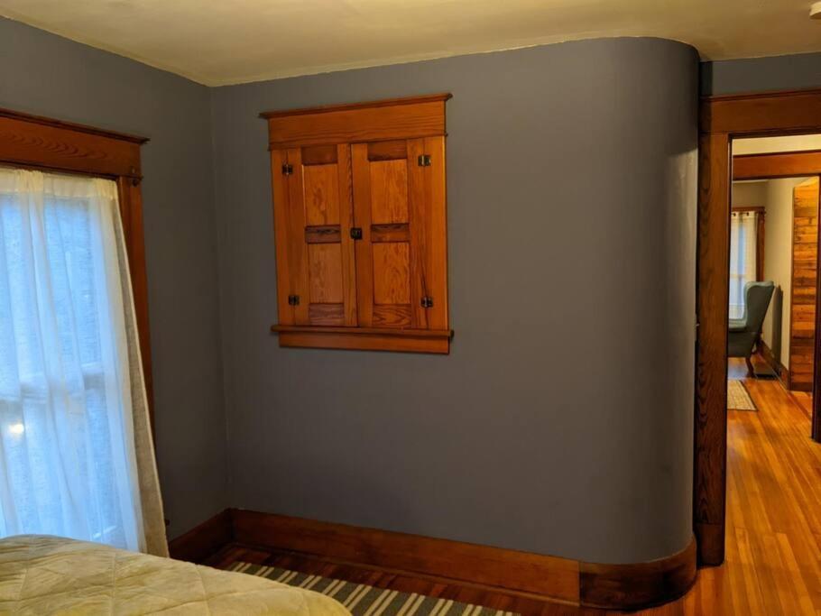 Large Bakery Apartment - Central Downtown Location Fredonia Екстериор снимка
