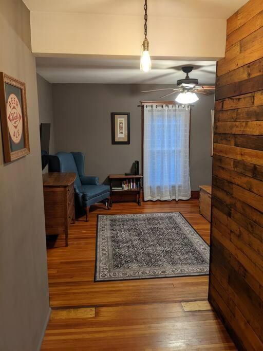 Large Bakery Apartment - Central Downtown Location Fredonia Екстериор снимка